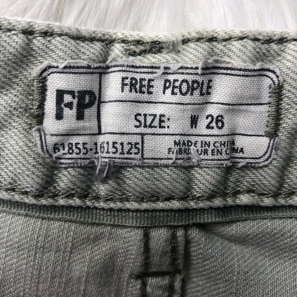 FREE PEOPLE. Light green raw hem jean shorts. - Picture 4 of 5